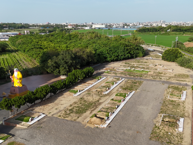 照片：示範公墓